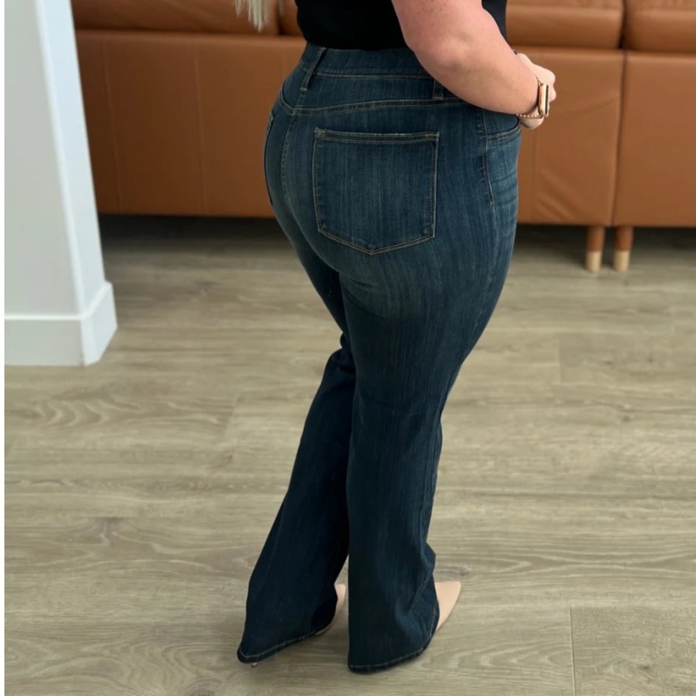 High Rise Judy Blue Influencer Slim Bootcut Viral Blue Jeans 13/31 NEW Comfy - Picture 3 of 14